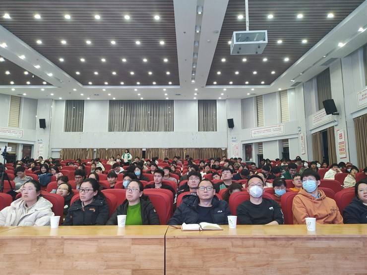 资源与环境学院成功举办大学生“双创”大赛知识讲座